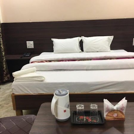 Liberty Guest House فاراناسي المظهر الخارجي الصورة