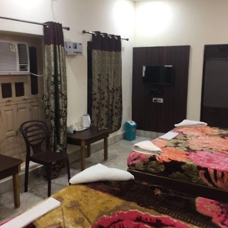 Liberty Guest House فاراناسي المظهر الخارجي الصورة