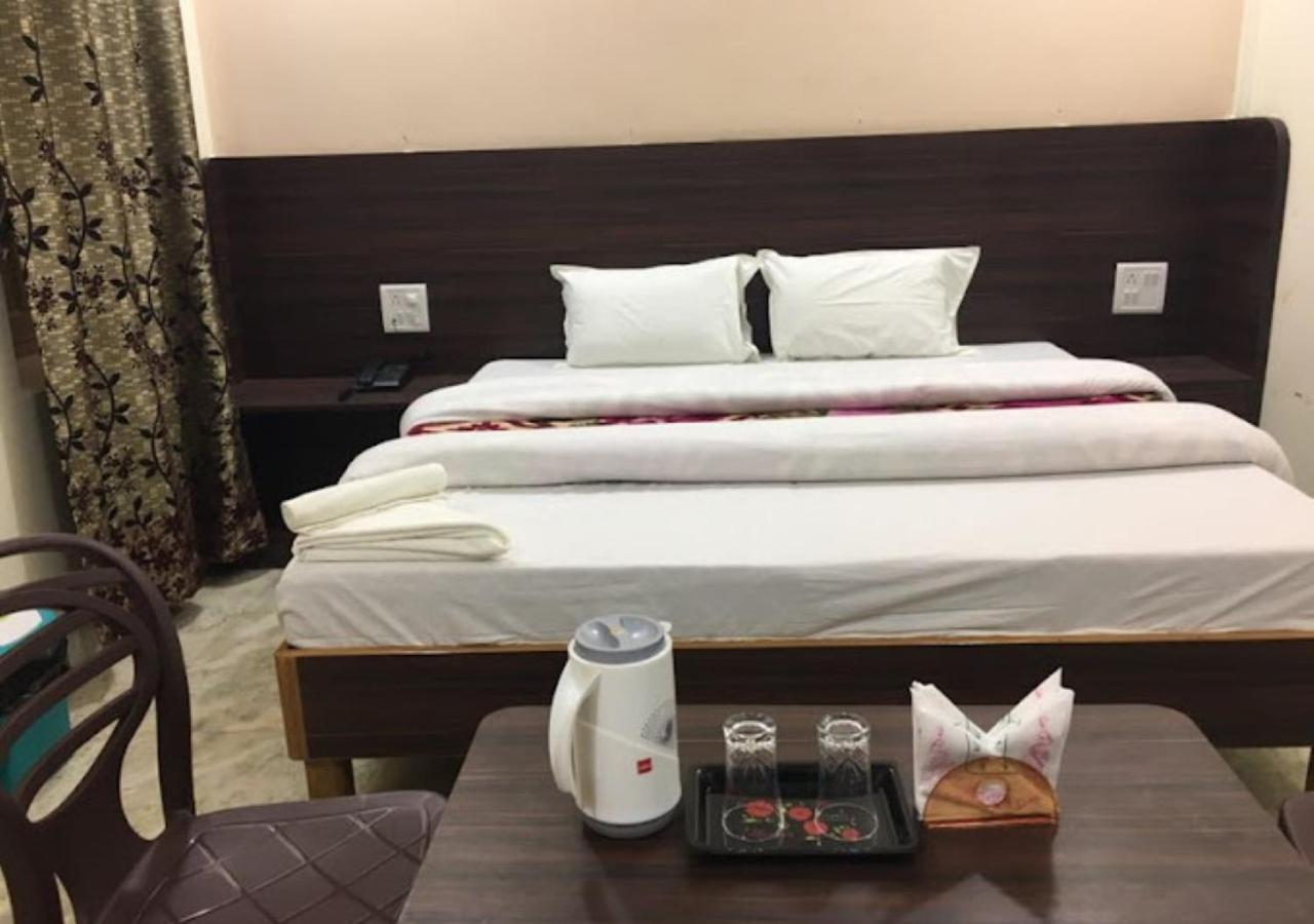 Liberty Guest House فاراناسي المظهر الخارجي الصورة