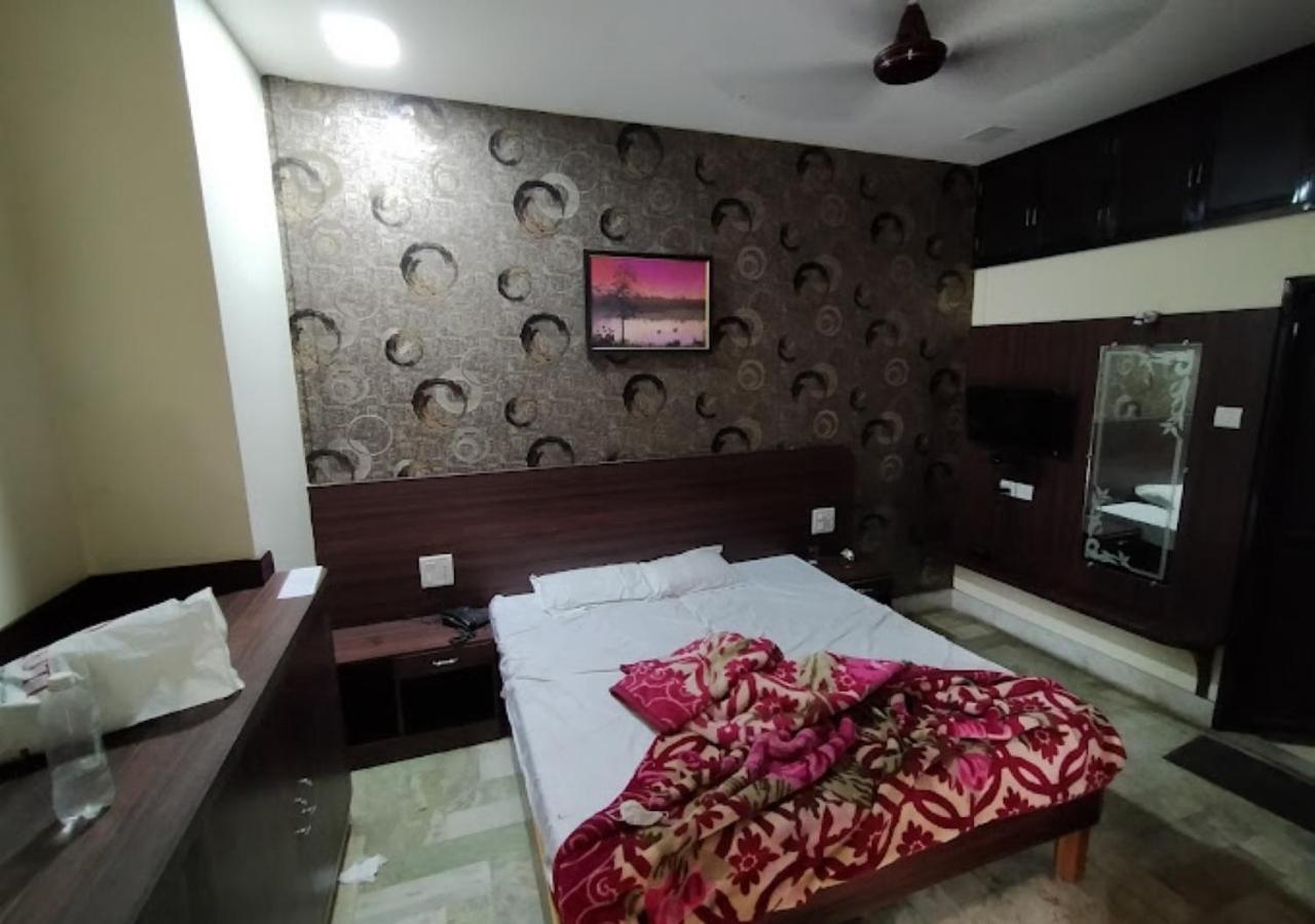Liberty Guest House فاراناسي المظهر الخارجي الصورة