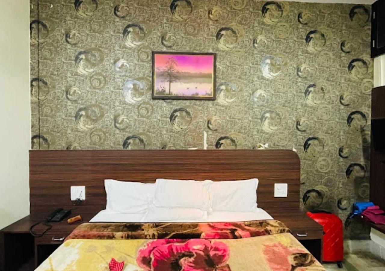 Liberty Guest House فاراناسي المظهر الخارجي الصورة