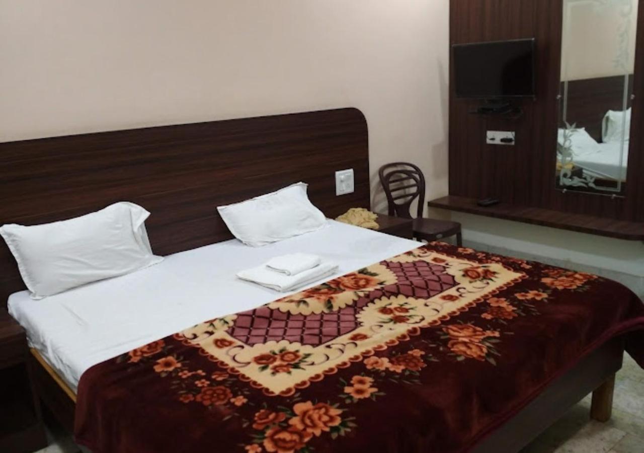 Liberty Guest House فاراناسي المظهر الخارجي الصورة
