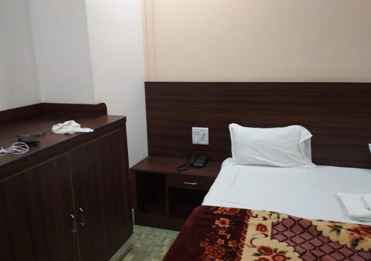 Liberty Guest House فاراناسي المظهر الخارجي الصورة