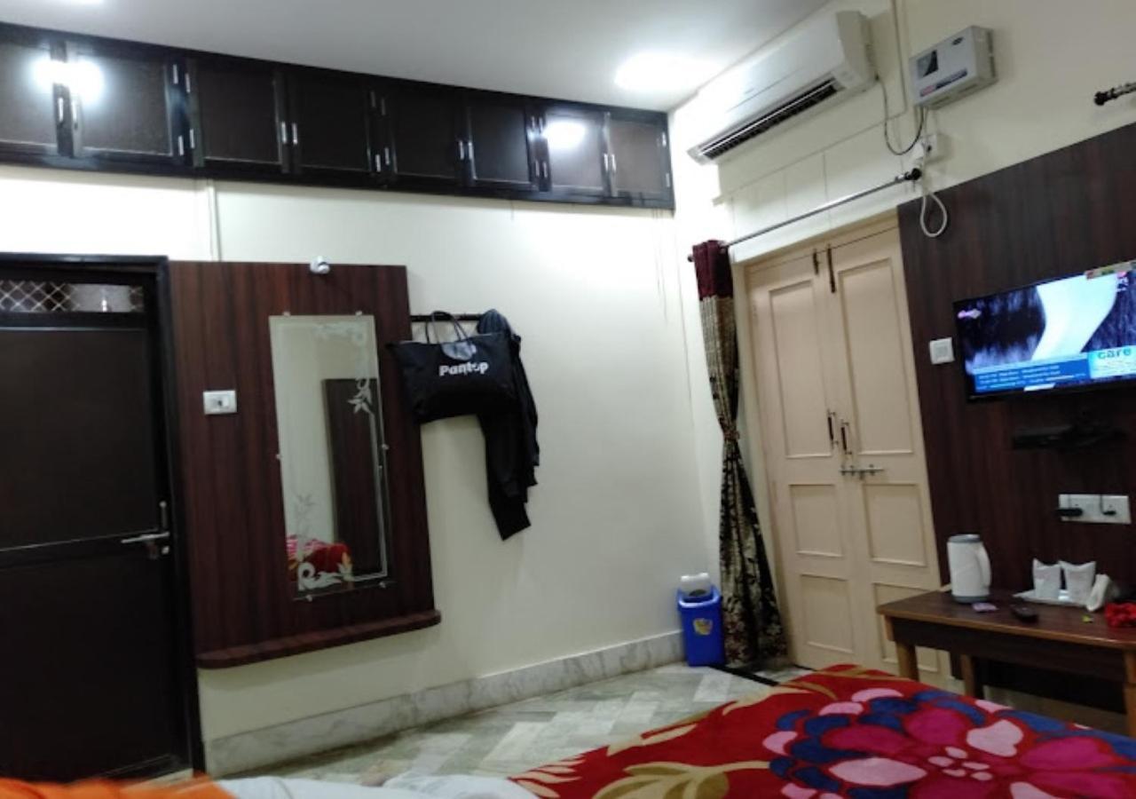 Liberty Guest House فاراناسي المظهر الخارجي الصورة